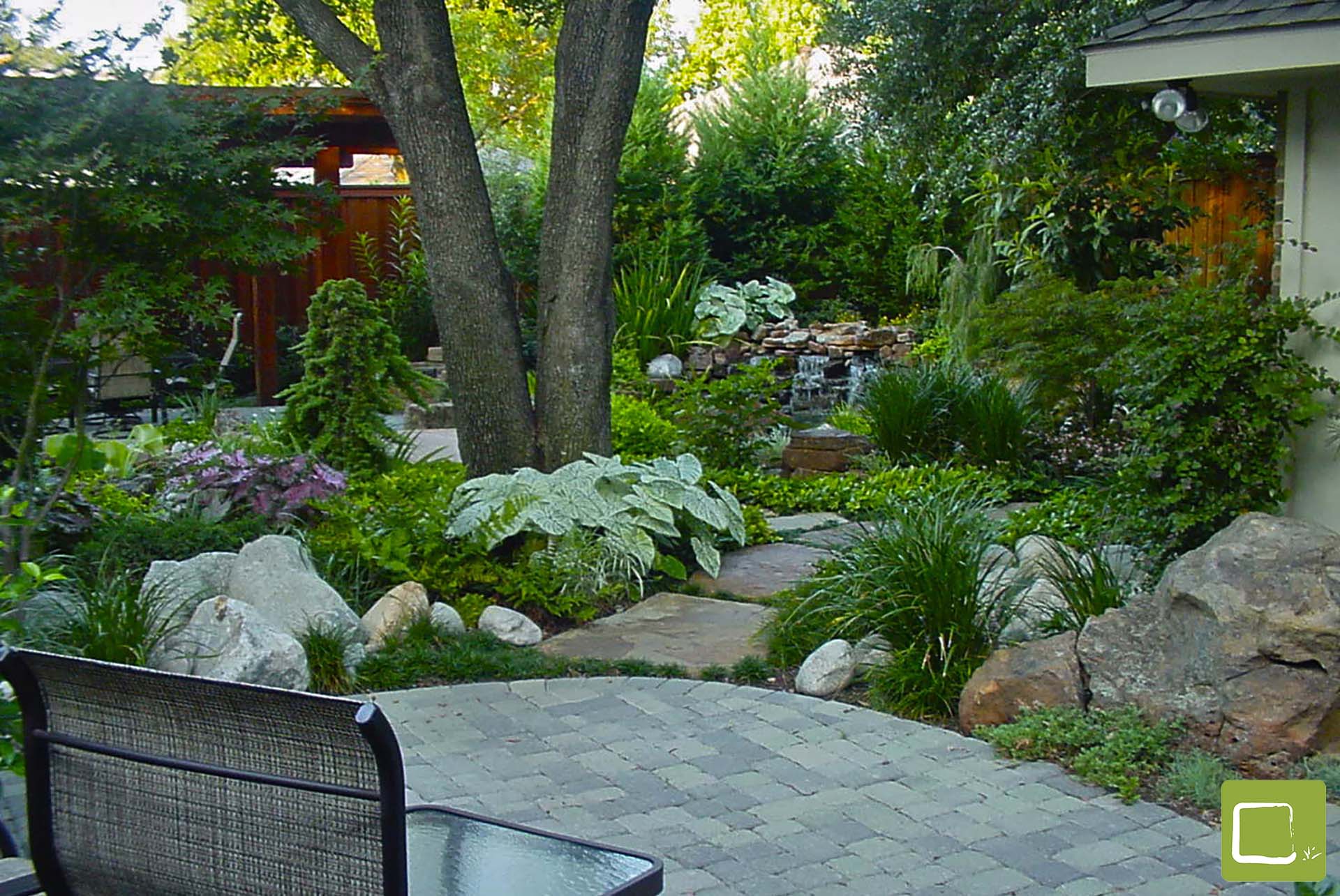 Tranquil healing garden courtyard with patio pavers in Dallas